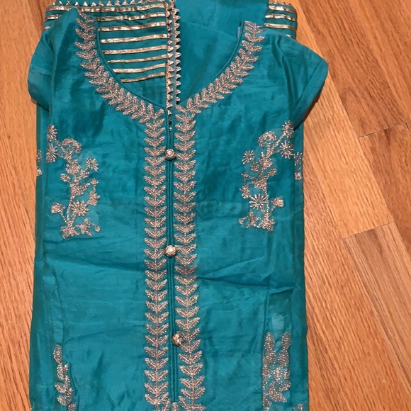 Indian / Pakistani Pallazo/sharara suit - Picture 7 of 8